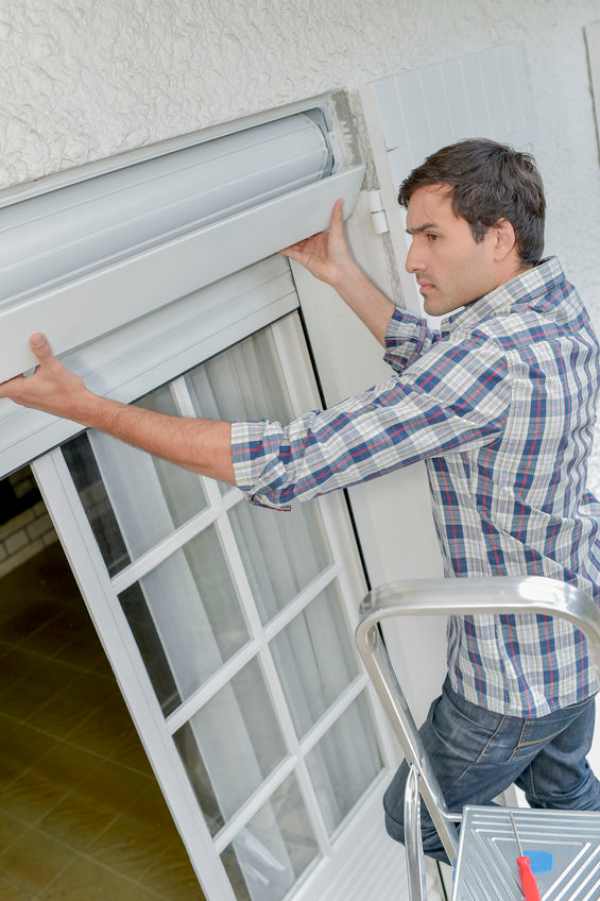 Arreglar persiana de cuerda ventana